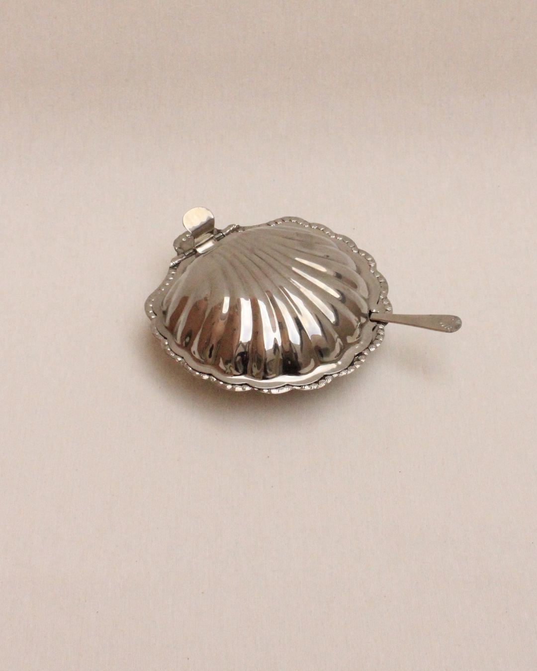 BUTTER SHELL DISH