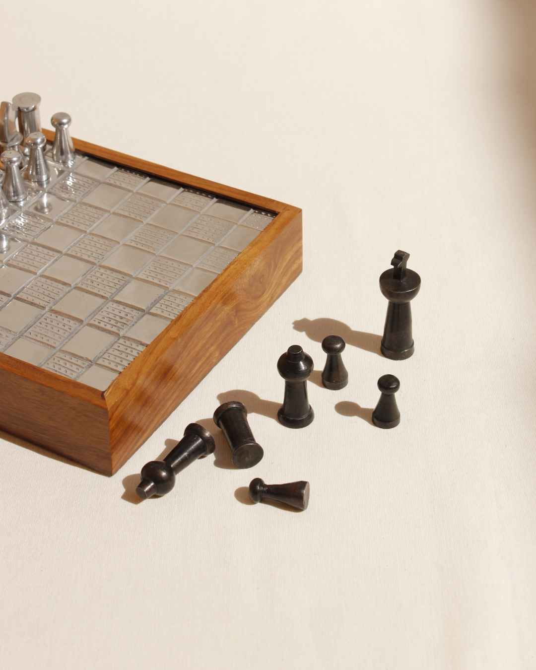 METAL & WOOD CHESS SET