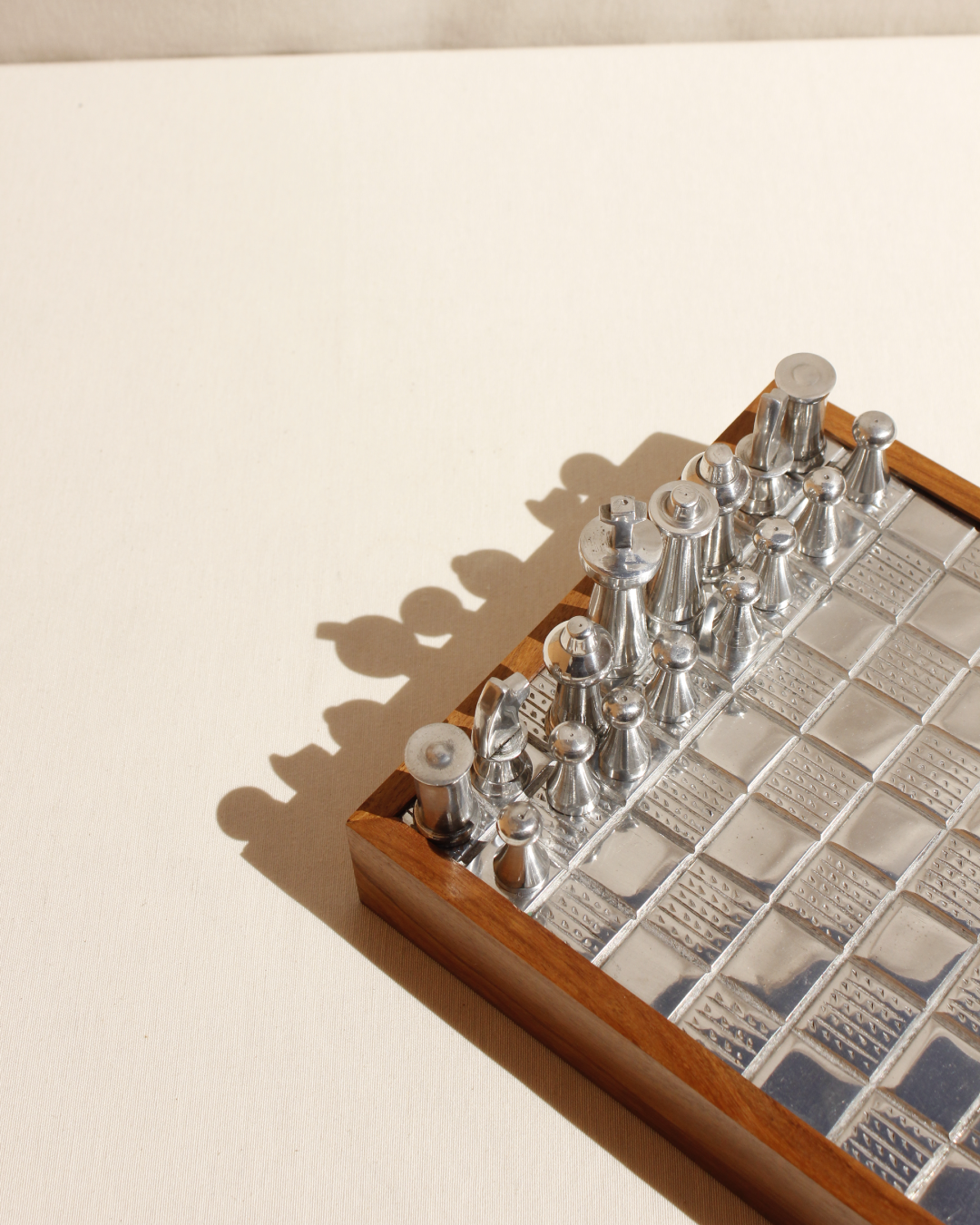 METAL & WOOD CHESS SET