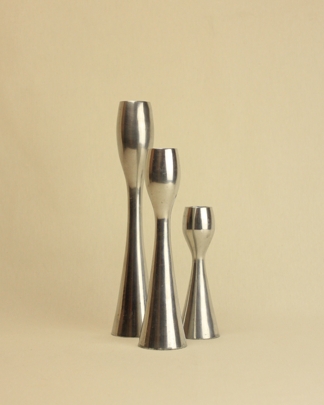 MINIMALIST CANDLEHOLDER TRIO