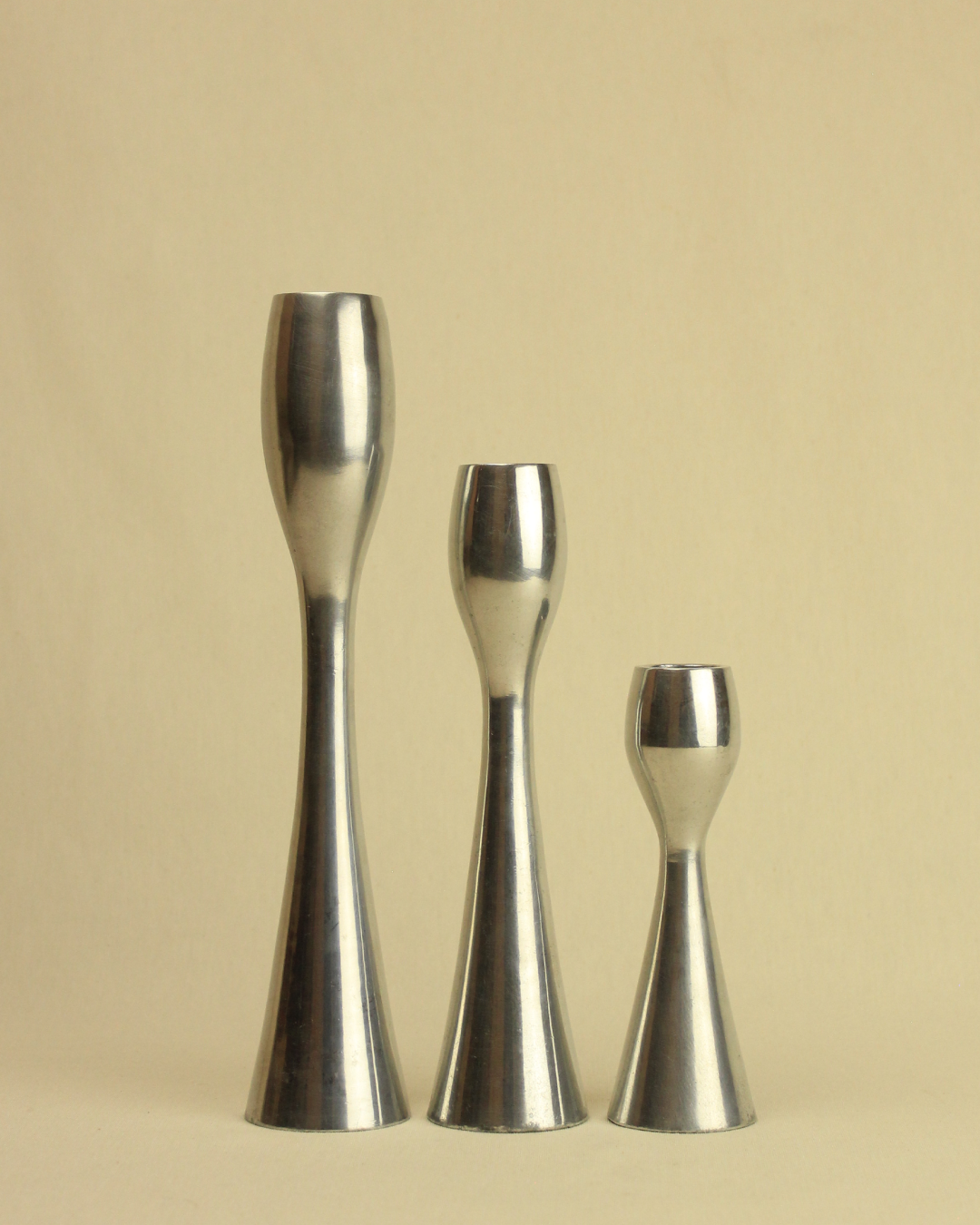 MINIMALIST CANDLEHOLDER TRIO
