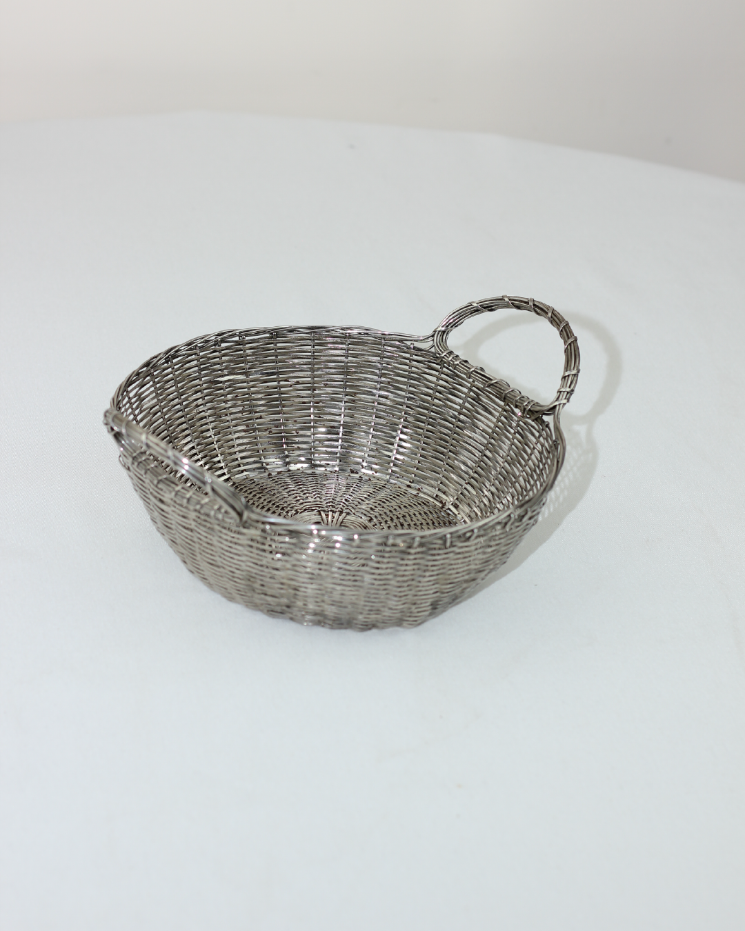 WOVEN BASKET