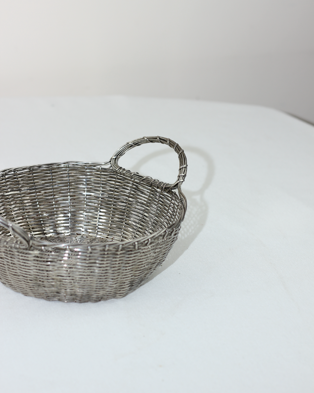WOVEN BASKET