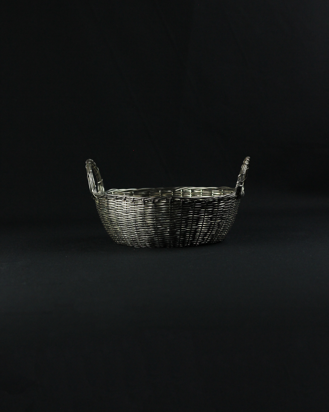 WOVEN BASKET