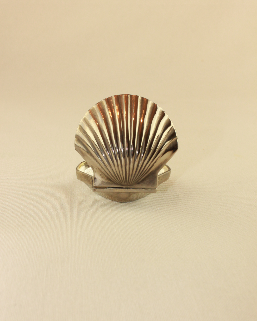 SHELL PILL BOX