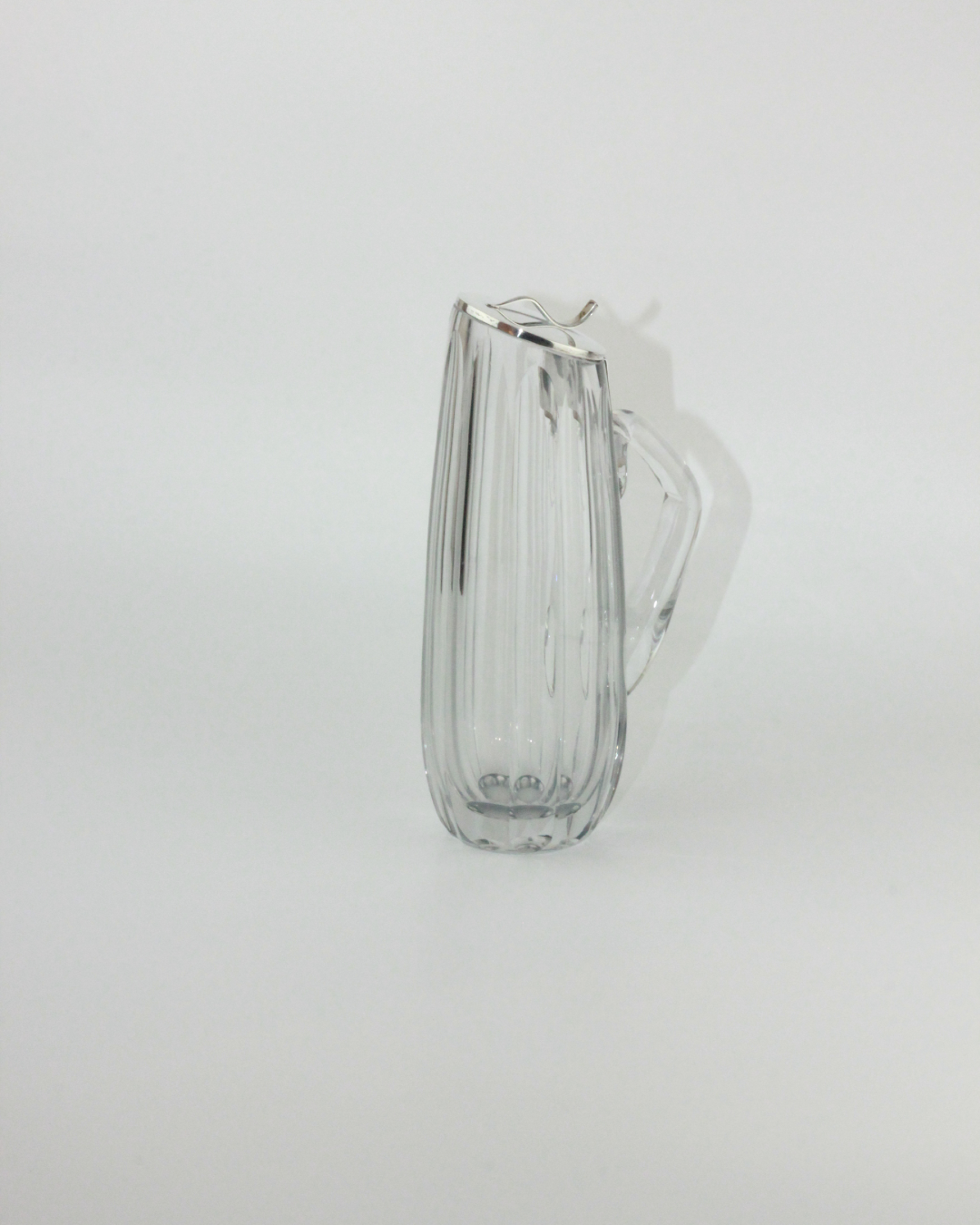 MINIMALIST JUG